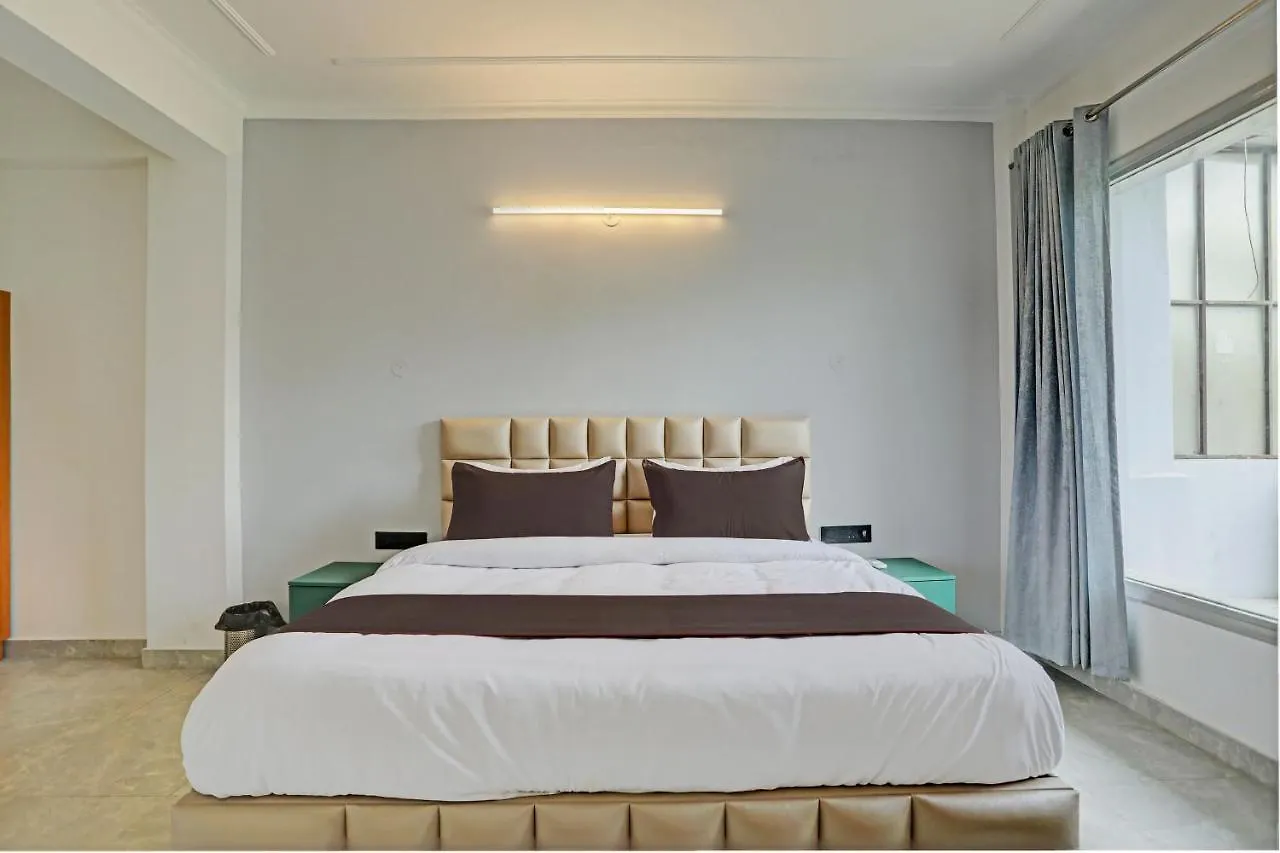 Hotel Roswell Inn Gurgaon