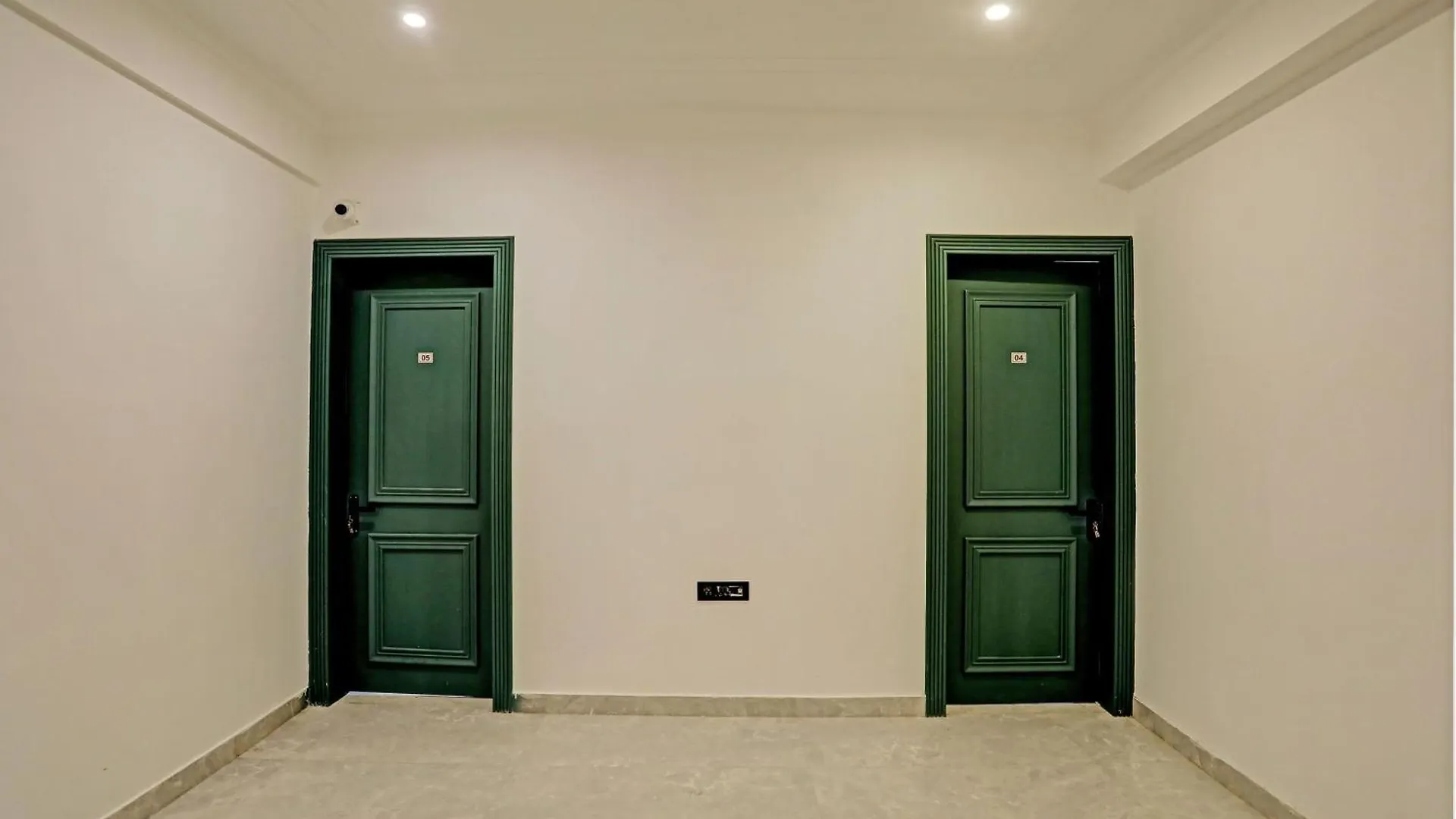 Roswell Inn Gurgaon Hotel